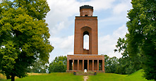 Foto des Bismarckturmes auf dem Schlossberg in Burg im Spreewald