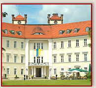 Heiraten im Schloss Luebbenau, hier die Aussenansicht Heiraten im Schloss Luebbenau, hier die Aussenansicht